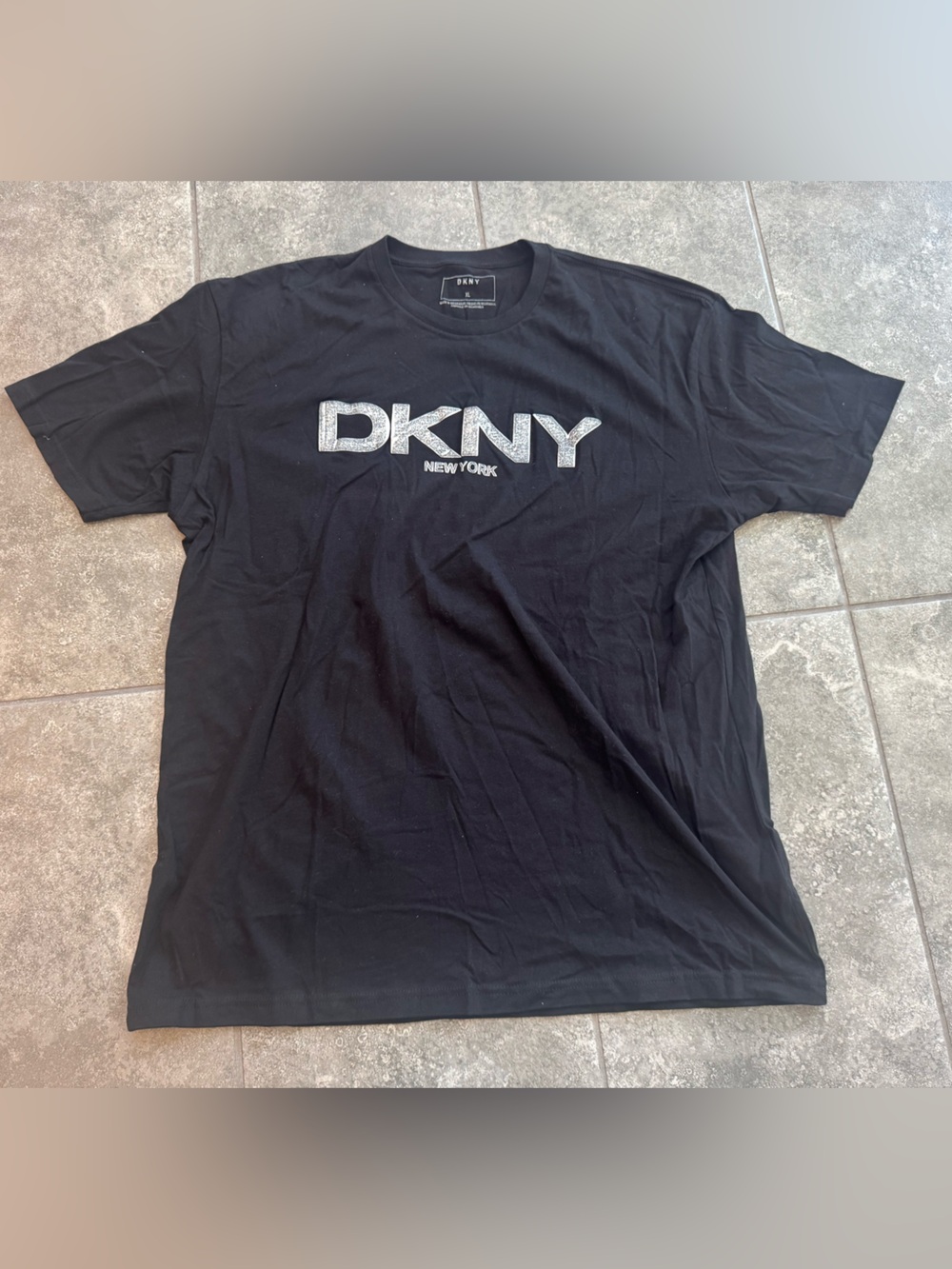 DKNY black logo tee XL pre owned